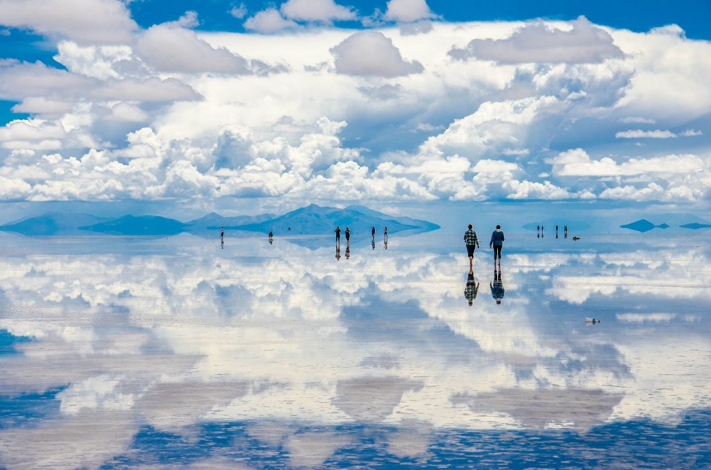 destinos-diferentes-para-visitar-no-mundo-Deserto-de-Sal-do-Salar-de-Uyuni-Bolívia